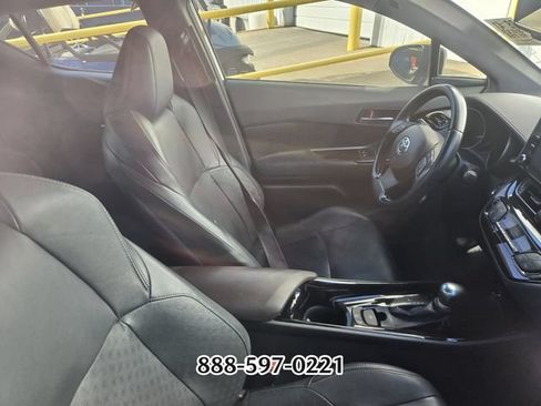 Used 2019 Toyota C-HR Limited FWD image 10