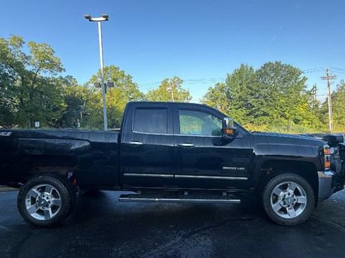 Used 2017 Chevrolet Silverado 2500 LTZ w/ Vortec Plus Package AWD/4WD image 4