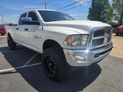 Used 2014 RAM 2500 Tradesman w/ Chrome Appearance Group image 9