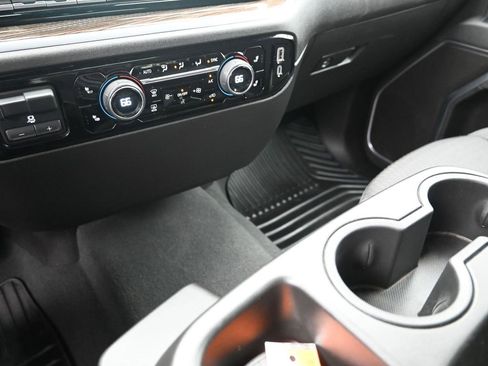 Certified 2025 Chevrolet Silverado 2500 LT w/ Convenience Package image 19