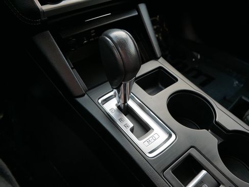 Used 2019 Subaru Outback 2.5i Premium image 24