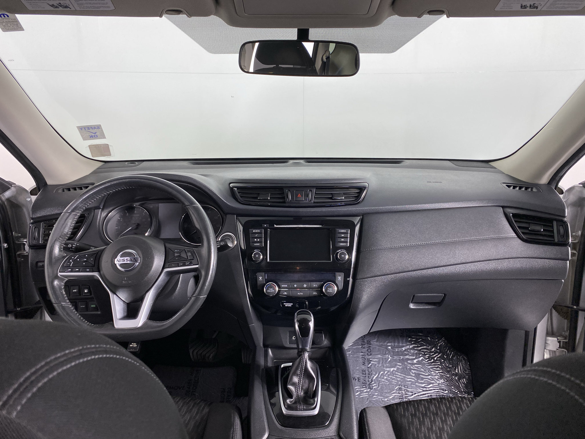 Used 2018 Nissan Rogue SV AWD/4WD image 18