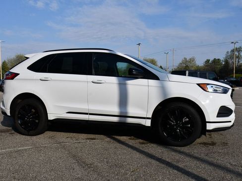 Used 2024 Ford Edge SE w/ Black Appearance Package AWD/4WD image 8