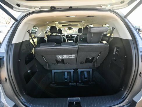 Used 2025 Kia Carnival SX Prestige image 16