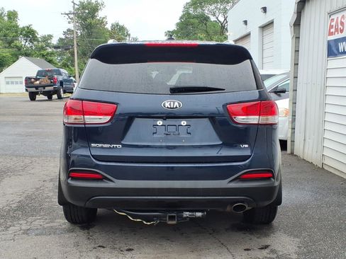 Used 2017 Kia Sorento AWD image 4