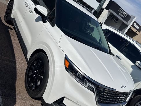 Used 2024 Kia Carnival SX Prestige image 1