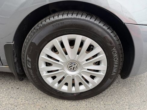 Used 2014 Volkswagen Golf 4-Door FWD image 14