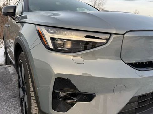 Certified 2023 Volvo XC40 Recharge Ultimate w/ Protection Package Premier image 13