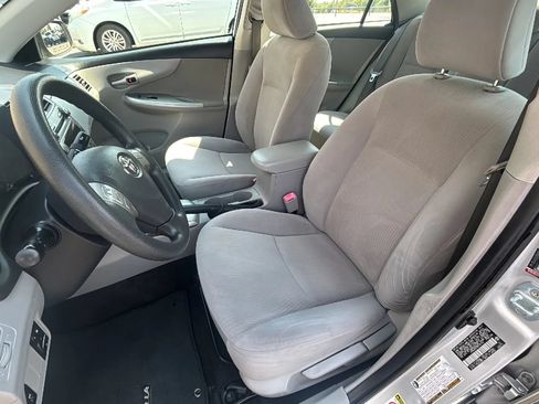 Used 2011 Toyota Corolla LE FWD image 5