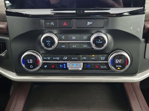 Used 2024 Ford Expedition Max Limited image 19