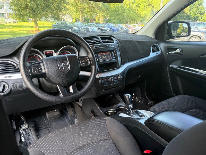 Used 2018 Dodge Journey SE FWD image 19