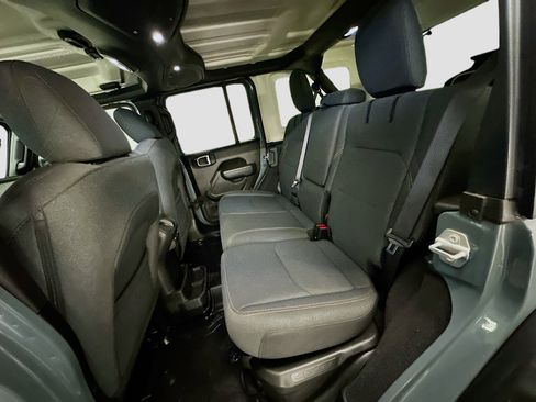 Used 2025 Jeep Wrangler Willys image 28