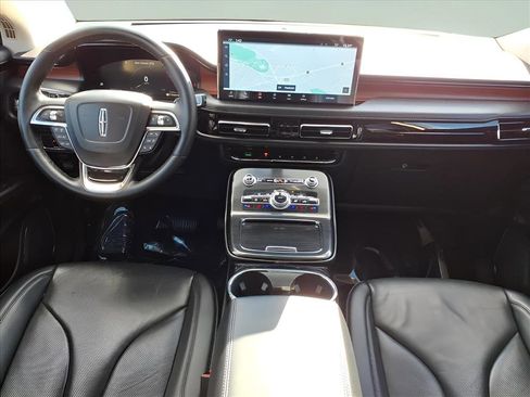 Certified 2022 Lincoln Nautilus Reserve w/ Luxury Package image 16