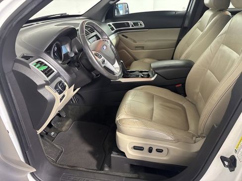 Used 2014 Ford Explorer XLT w/ Equipment Group 202A image 13