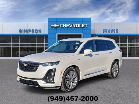 Used 2023 Cadillac XT6 Premium Luxury image 4