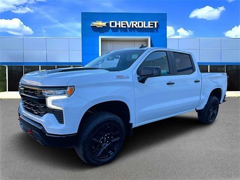 Used 2025 Chevrolet Silverado 1500 LT Trail Boss w/ Convenience Package II image 7