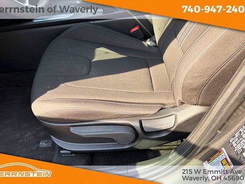 Used 2024 Hyundai Elantra SEL FWD image 15