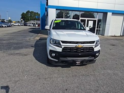 Used 2022 Chevrolet Colorado LT w/ Luxury Package AWD/4WD image 3