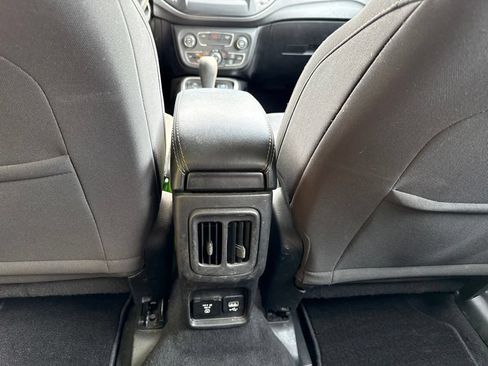 Used 2019 Jeep Compass Sport FWD image 18
