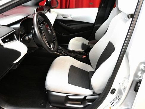 Certified 2023 Toyota Corolla SE image 3