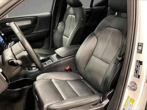 Certified 2026 Volvo XC40 B5 Plus w/ Protection Package Premier AWD/4WD image 20