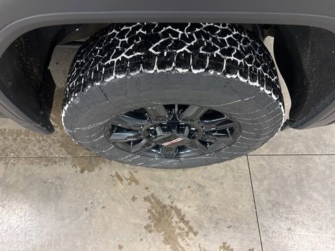 Certified 2025 GMC Sierra 2500 AT4 w/ AT4 Premium Plus Package image 22