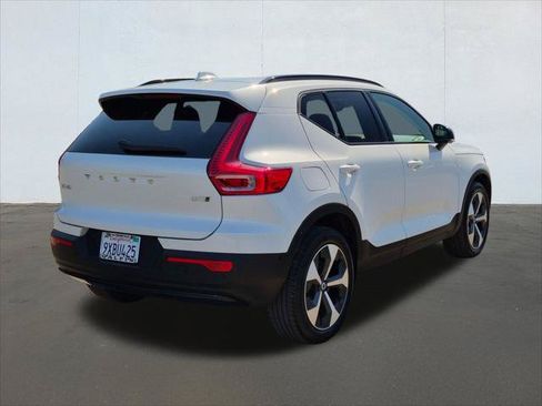 Used 2026 Volvo XC40 B5 Plus w/ Protection Package Premier AWD/4WD image 5