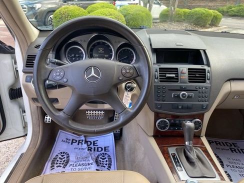 Used 2011 Mercedes-Benz C 300 4MATIC Sedan image 7