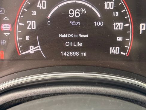 Used 2017 Dodge Durango SXT w/ 3rd Row Seating Group AWD/4WD image 16