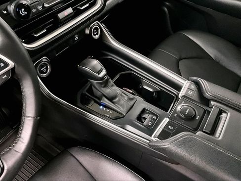 Certified 2024 Toyota Grand Highlander AWD Hybrid image 21