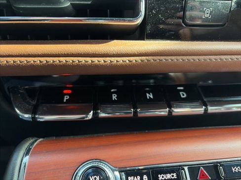 Used 2020 Lincoln Aviator Reserve w/ Class IV Trailer Tow Package image 22