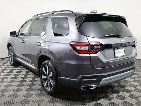 New 2025 Honda Pilot Touring image 6