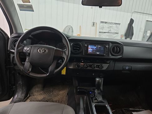 Used 2016 Toyota Tacoma SR w/ SR Convenience Package AWD/4WD image 8