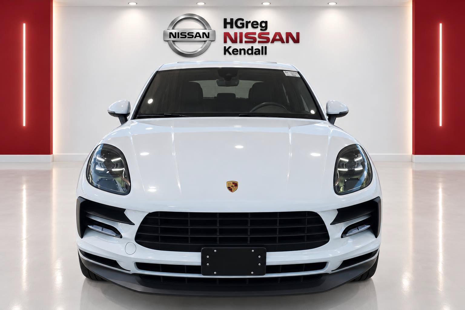 Used 2021 Porsche Macan w/ Premium Package AWD/4WD image 5