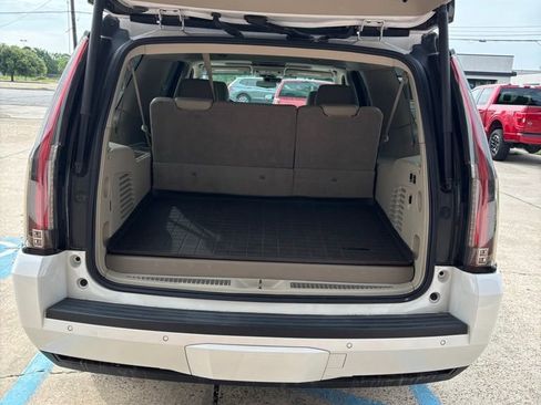 Used 2020 Cadillac Escalade ESV Premium Luxury AWD/4WD image 8