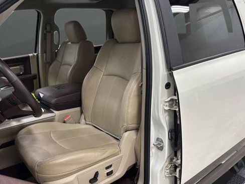 Used 2018 RAM 1500 Laramie AWD/4WD image 9