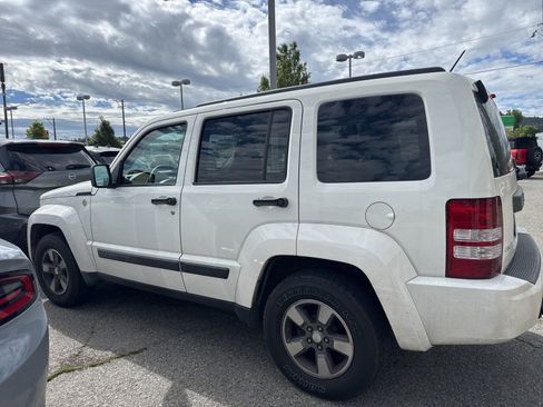 Used 2008 Jeep Liberty Sport w/ Popular Equipment Group AWD/4WD image 9