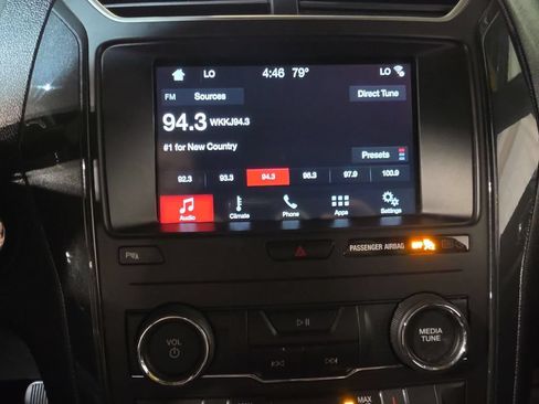 Used 2018 Ford Explorer XLT w/ Equipment Group 202A AWD/4WD image 12