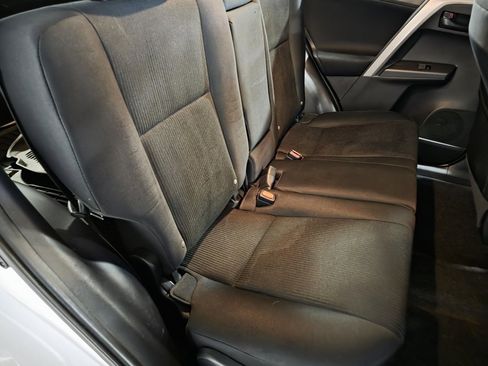 Used 2018 Toyota RAV4 LE image 21