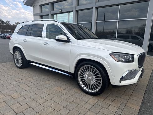 Used 2023 Mercedes-Benz Maybach GLS 600 4MATIC image 8