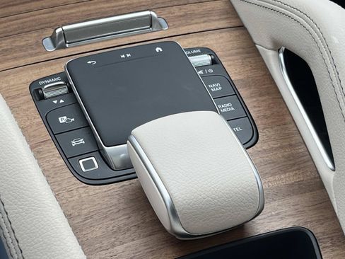 Certified 2025 Mercedes-Benz GLE 350 4MATIC image 32