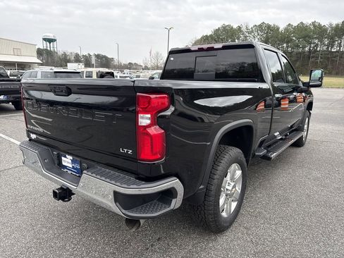 Used 2022 Chevrolet Silverado 2500 LTZ w/ LTZ Plus Package image 7