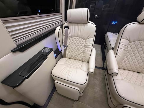 Used 2017 Mercedes-Benz Sprinter 3500 image 51