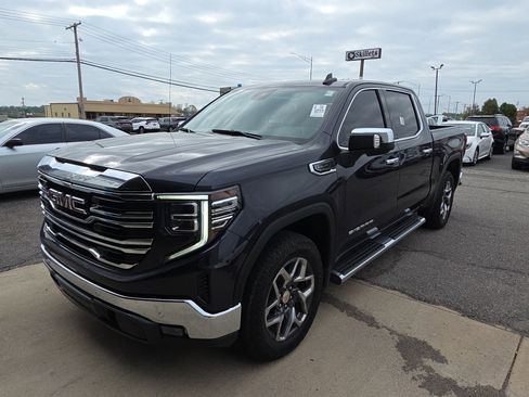 Used 2024 GMC Sierra 1500 SLT w/ SLT Convenience Package image 3