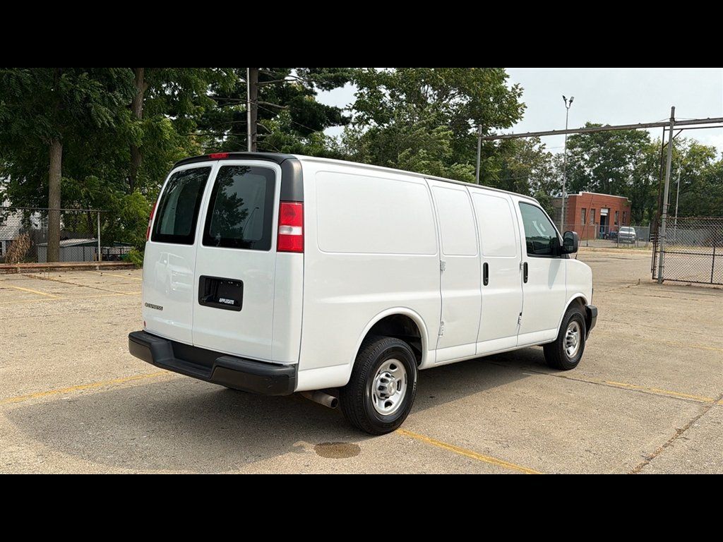 Used 2021 Chevrolet Express 2500 w/ Driver Convenience Package RWD image 5