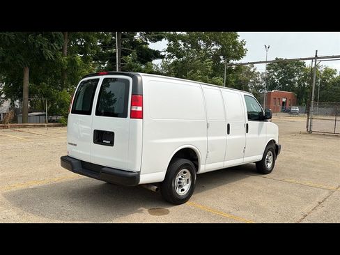 Used 2021 Chevrolet Express 2500 w/ Driver Convenience Package RWD image 5