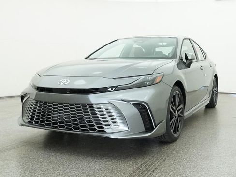 New 2026 Toyota Camry XSE FWD image 32