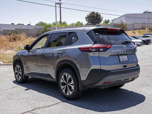 Used 2023 Nissan Rogue SV FWD image 6