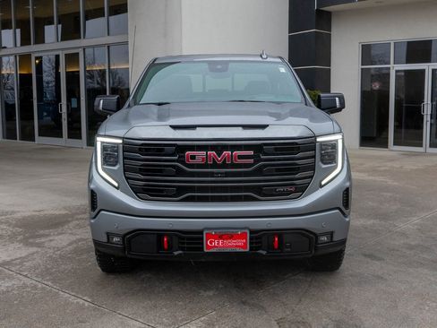 Used 2023 GMC Sierra 1500 AT4 w/ Technology Package image 2