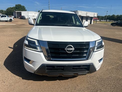 Used 2024 Nissan Armada SV AWD/4WD image 6
